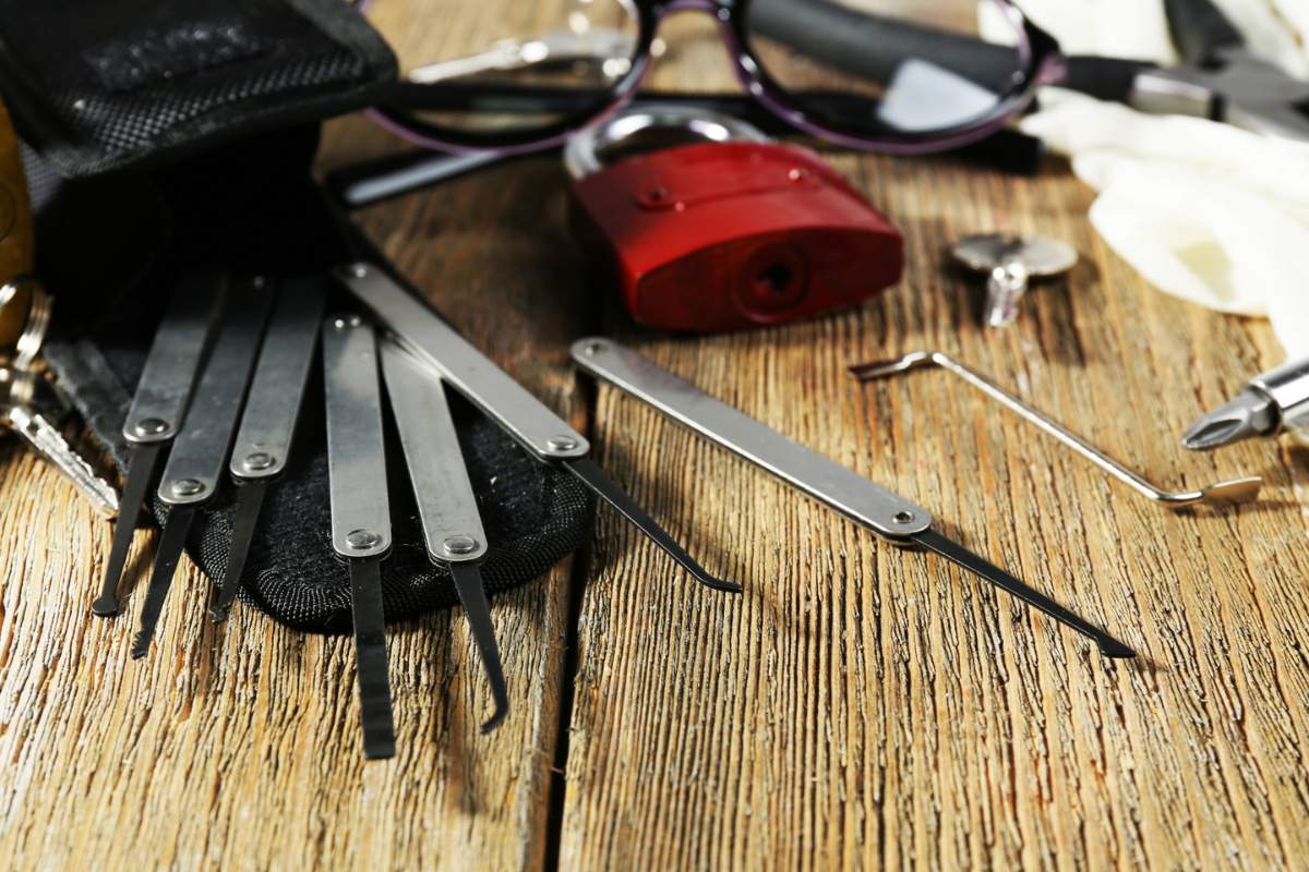 What is the legality of owning and carrying lockpicks?